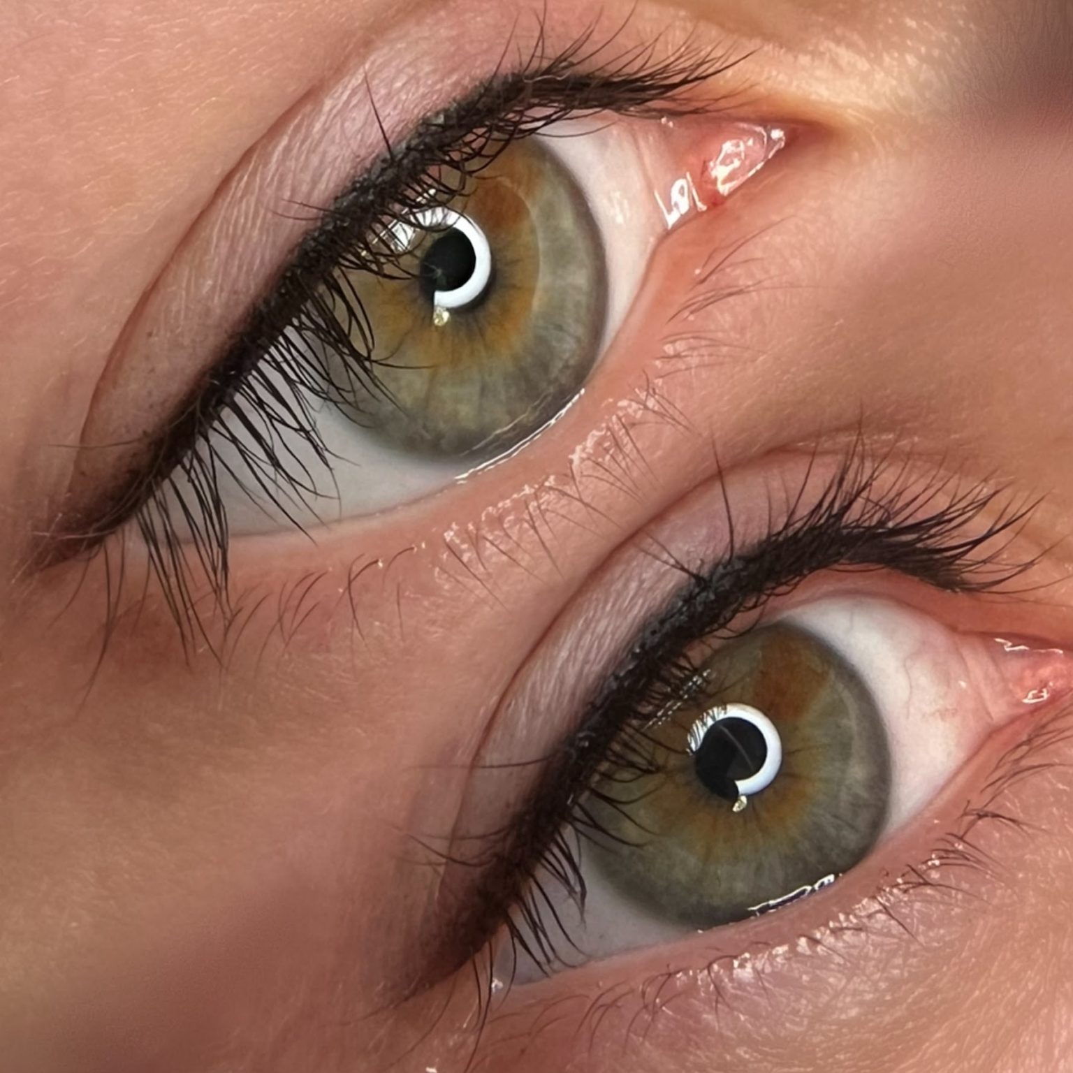 Akių permanentinis makiažas, akių tarpblakstienis pravedimas, tankių blakstienų efektas